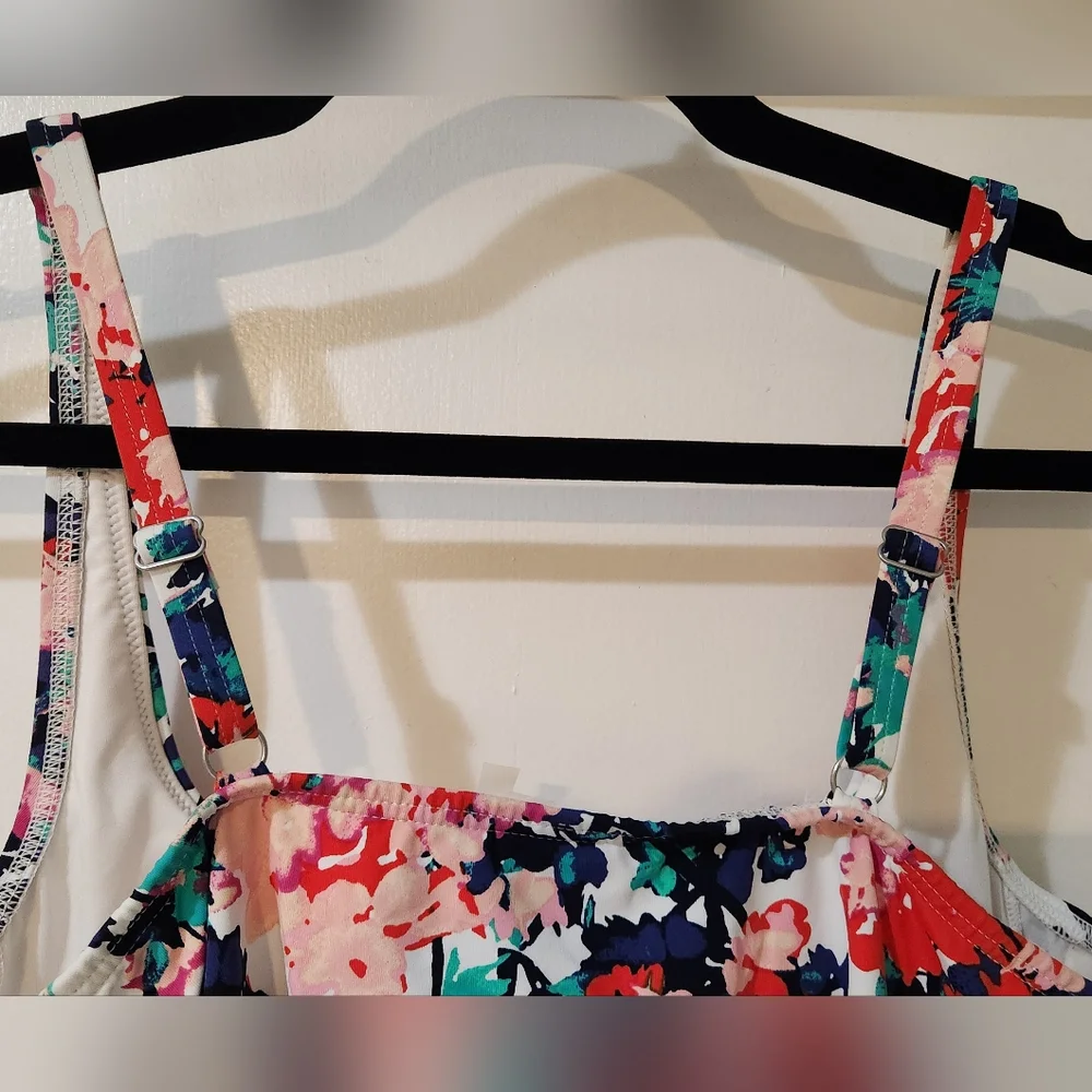 Women's Lands' End Floral Tankini Top, Size 12(Medium) - Picture 6 of 11